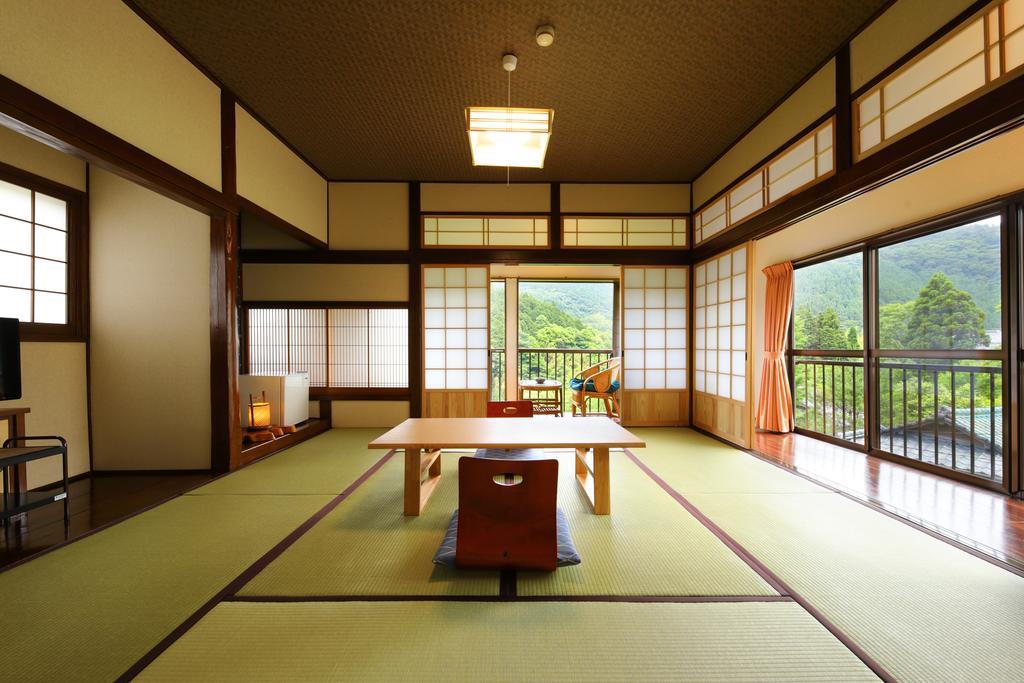 Ryokan Izumoya Юфу Екстериор снимка